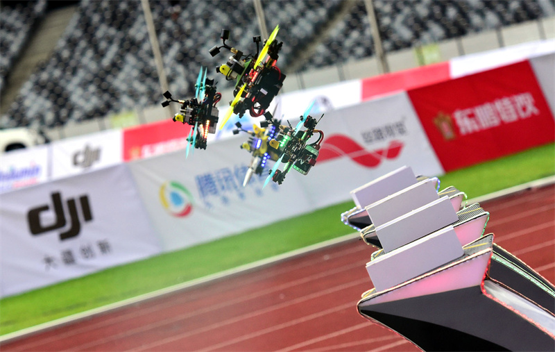 fpv無(wú)人機(jī)比賽中 fpv無(wú)人機(jī)比賽中
