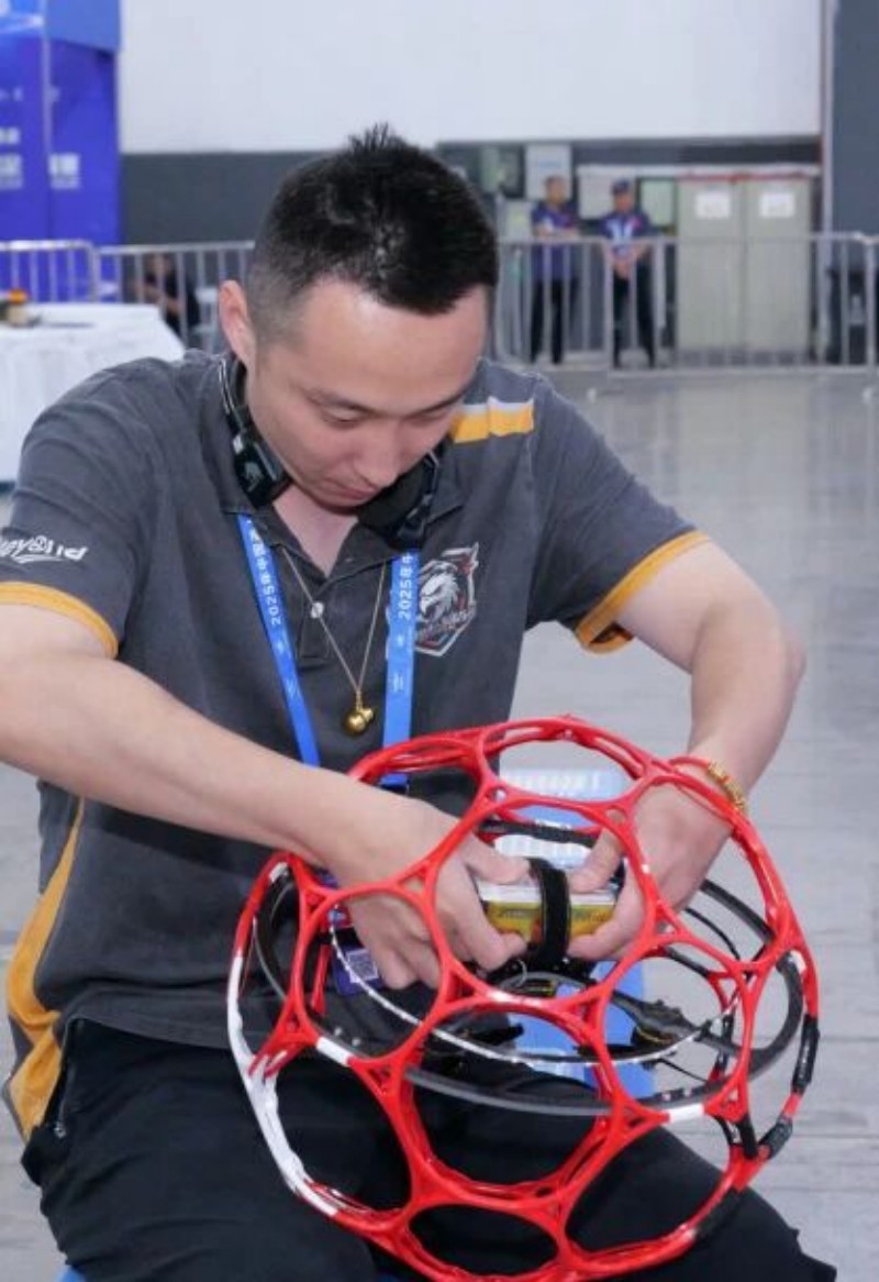 中國(guó)無(wú)人機(jī)足球聯(lián)賽貴陽(yáng)精彩瞬間